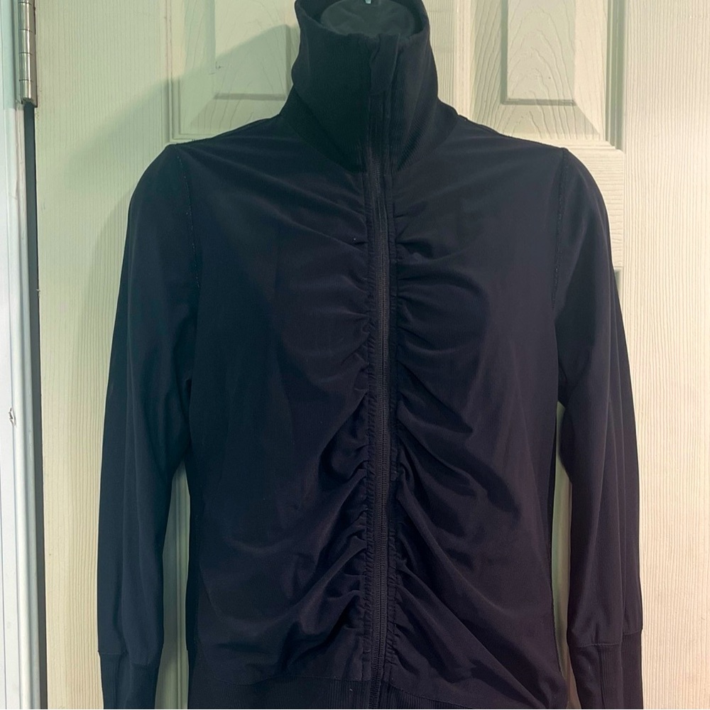 Lululemon Athletica reversible jacket size 6 women’s black excellent V12